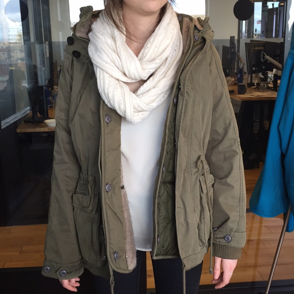 Aritzia TNA Coat